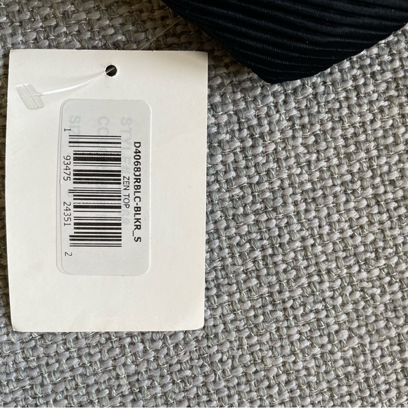 DIPPIN’ DAISY’S ZEN TOP - Picture 5 of 6